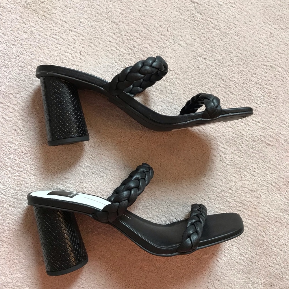 Dolce Vita Nairi Sandals NWOT